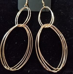 Large gold tone paparazzi earrings